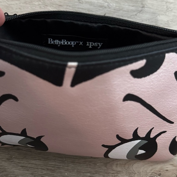 Ipsy x Betty Boop Makeup Bag Pink Black Sequin - Picture 3 of 6